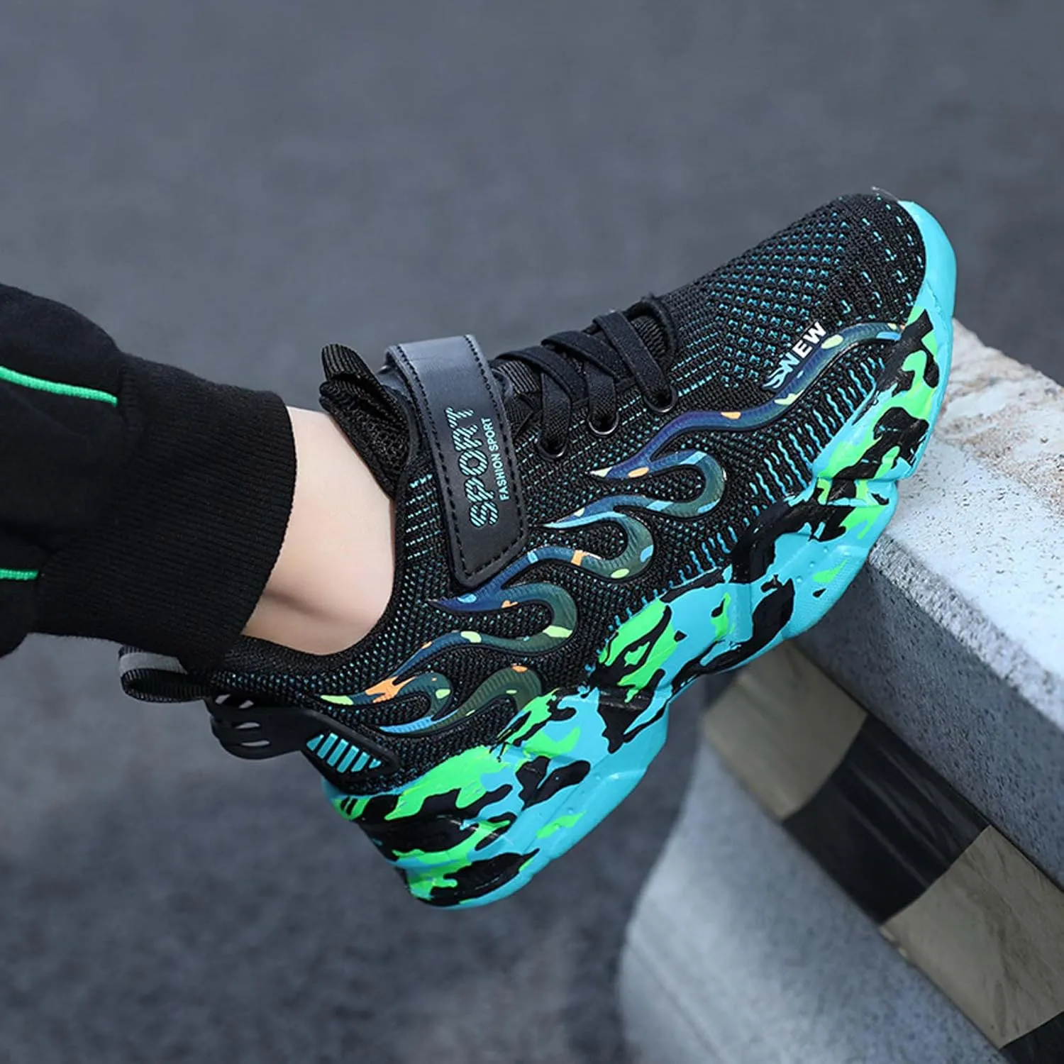 Boys Basketball Shoes Children's Fashion Sneakers Girls Basketball Shoes Indoor and Outdoor Training Running Shoes Breathable Tennis Shoes Students Outdoor Sports Badminton Shoes