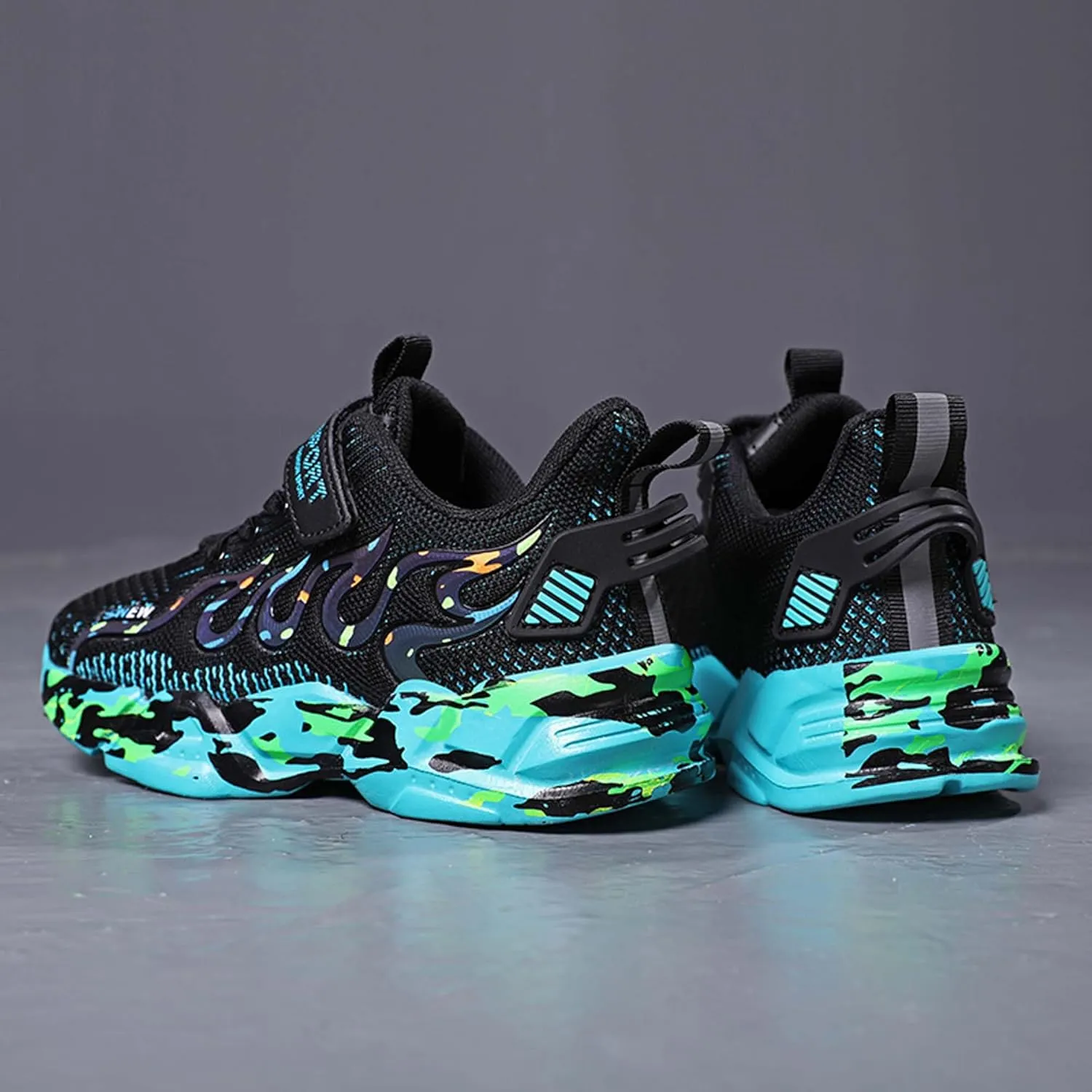 Boys Basketball Shoes Children's Fashion Sneakers Girls Basketball Shoes Indoor and Outdoor Training Running Shoes Breathable Tennis Shoes Students Outdoor Sports Badminton Shoes
